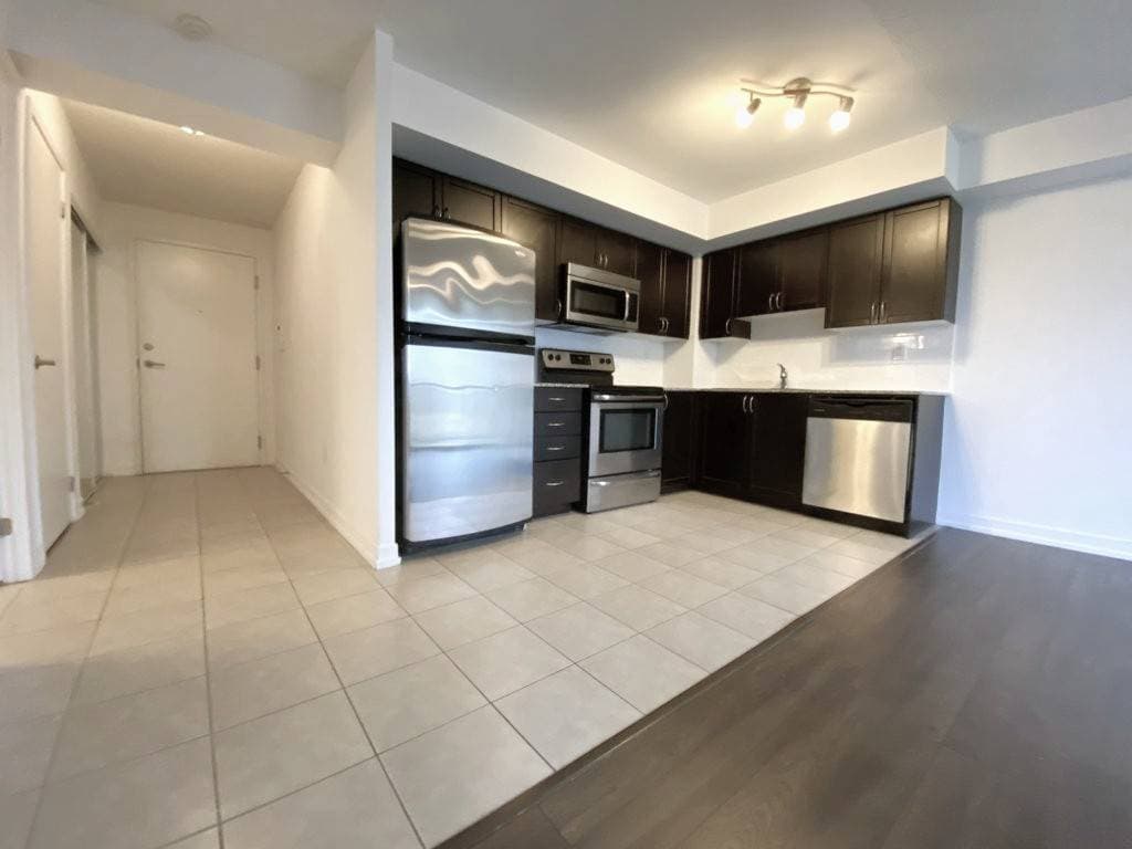816 Lansdowne Ave - 306